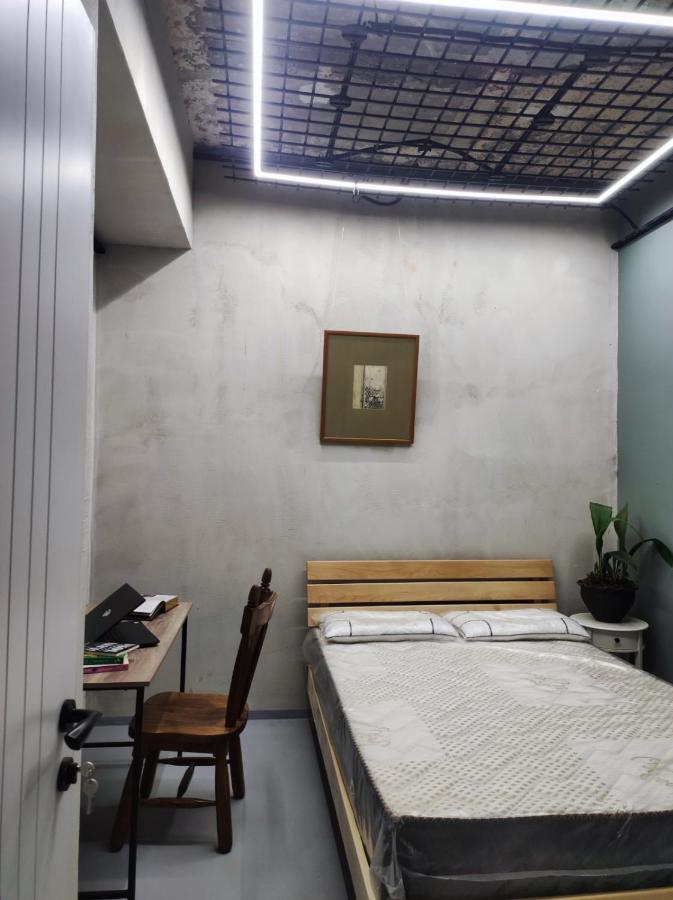 Shared Flat In An Artists District Pikris Gora Apartment Tbilisi Exterior photo