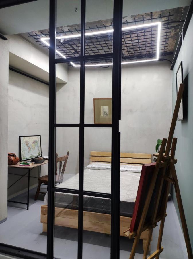 Shared Flat In An Artists District Pikris Gora Apartment Tbilisi Exterior photo